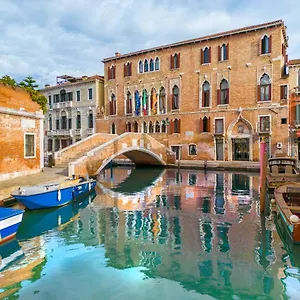 Palazzo Marcello Al Sole Hotel