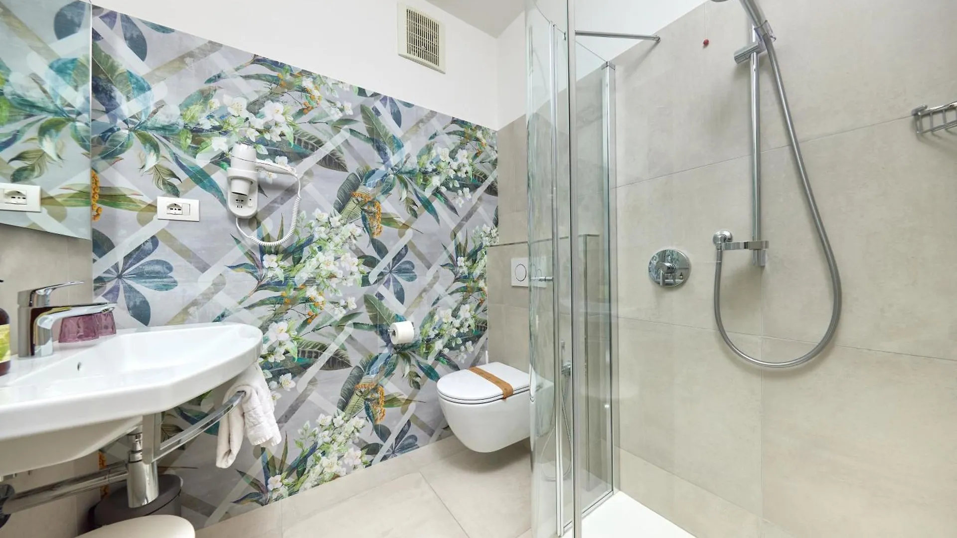 Eco Hotel Ariston Malcesine 3*,